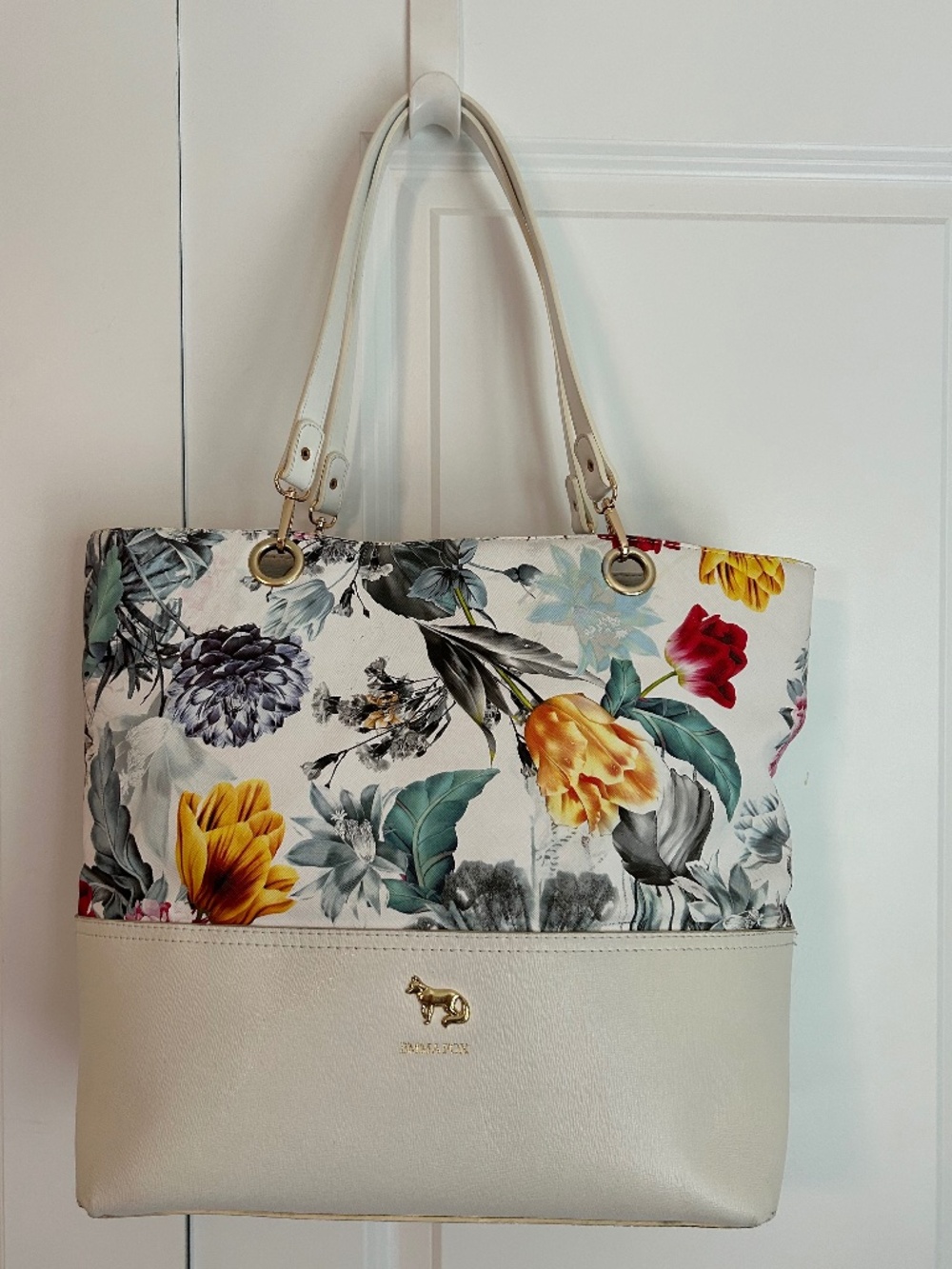 Emma Fox Judged white creamLeather Colorblocked Floral Tote Bag